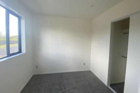 Photo of property in 37a Allington Road, Massey, Auckland, 0614