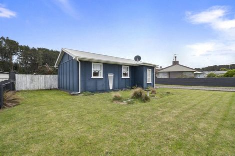 Photo of property in 68 Nash Parade, Foxton Beach, Foxton, 4815
