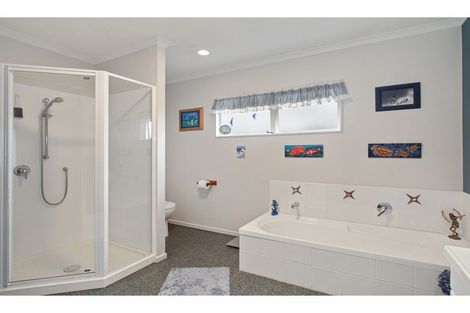 Photo of property in 78 Sunset Road, Unsworth Heights, Auckland, 0632