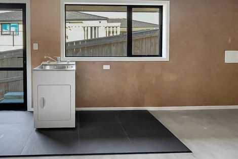 Photo of property in 11 Gibraltar Way, Fitzherbert, Palmerston North, 4410