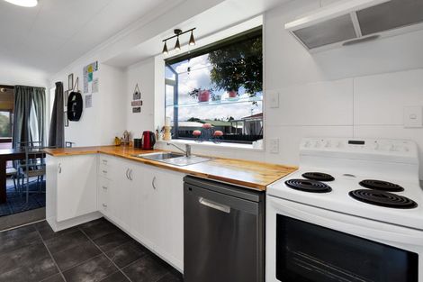 Photo of property in 10 Tawari Street, Inglewood, 4330