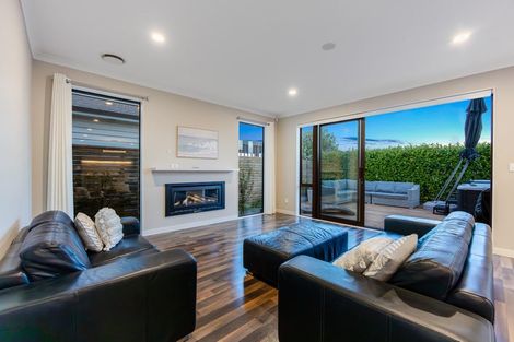 Photo of property in 17 Tawatawa Street, Long Bay, Auckland, 0630