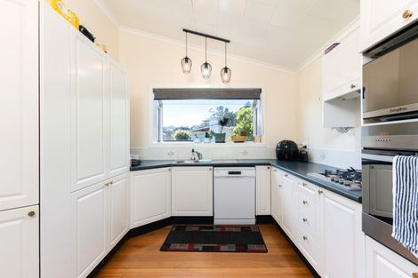 Photo of property in 4 Chudleigh Grove, Churton Park, Wellington, 6037