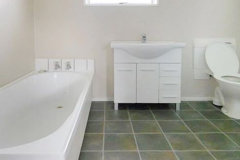 Photo of property in 2 Burns Street, Kew, Invercargill, 9812