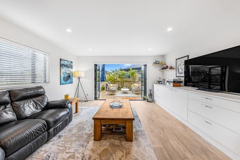 Photo of property in 8 Makete Crescent, Hobsonville, Auckland, 0618