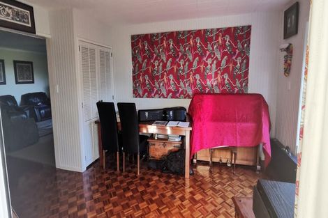 Photo of property in 22 Deane Avenue, Titirangi, Auckland, 0604