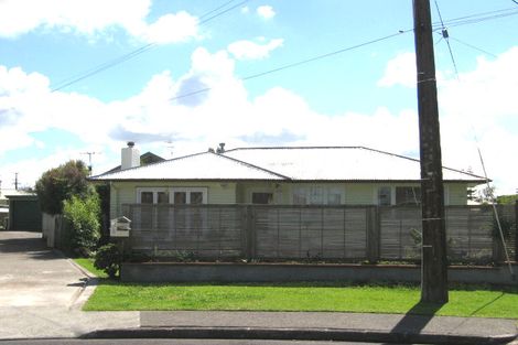 Photo of property in 8a Stafson Lane, Te Atatu Peninsula, Auckland, 0610