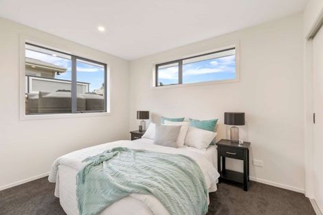Photo of property in 28 Tahuna Minhinnick Drive, Glenbrook, 2681
