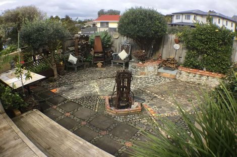 Photo of property in 32a Colwill Road, Massey, Auckland, 0614