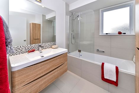 Photo of property in 14 Ferndown Avenue, Papatoetoe, Auckland, 2025