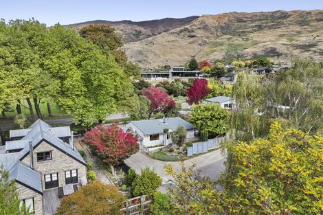 Photo of property in 10a Larch Place, Wanaka, 9305