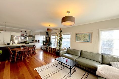 Photo of property in 122 Hamilton Road, Hataitai, Wellington, 6021