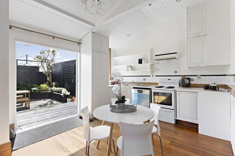 Photo of property in 1 Mcfarlane Street, Mount Victoria, Wellington, 6011