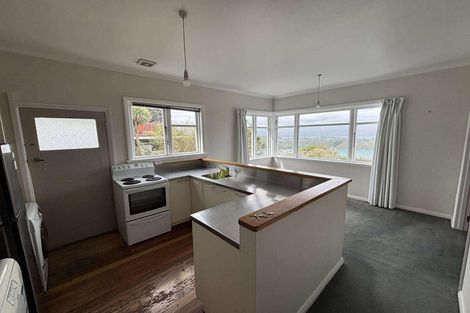 Photo of property in 11 Alexandra Road, Roseneath, Wellington, 6021