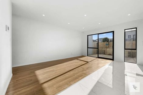 Photo of property in 39 Tributary Parade, Karaka, 2113
