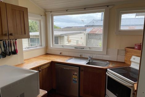 Photo of property in 28 Chelwood Street, Takaro, Palmerston North, 4412
