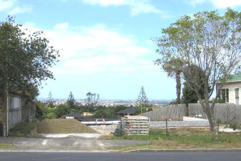 Photo of property in 153 Birkenhead Avenue, Birkenhead, Auckland, 0626