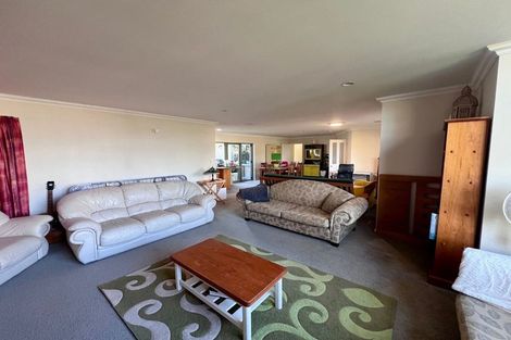 Photo of property in 179 Lakeside Drive, Orewa, 0931