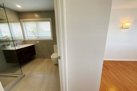 Photo of property in 4 Paton Avenue, Te Atatu South, Auckland, 0610