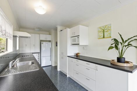 Photo of property in 79 Queens Road, Glen Avon, New Plymouth, 4312