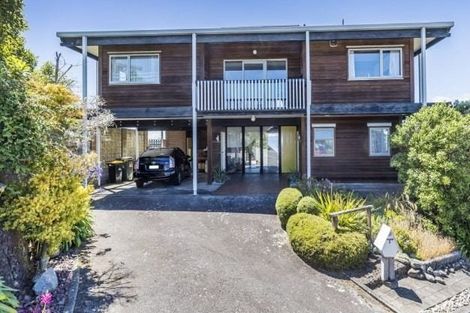 Photo of property in 5 Mataroa Avenue, Northland, Wellington, 6012