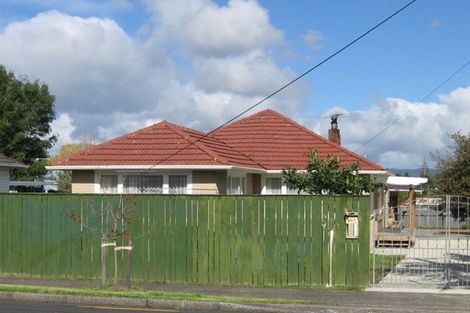 Photo of property in 672 Te Atatu Road, Te Atatu Peninsula, Auckland, 0610