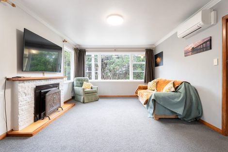 Photo of property in 1 Rimu Street, Tawa, Wellington, 5028