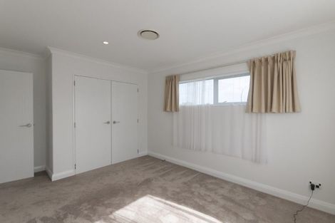 Photo of property in 69 Bordeaux Parade, Te Atatu South, Auckland, 0610