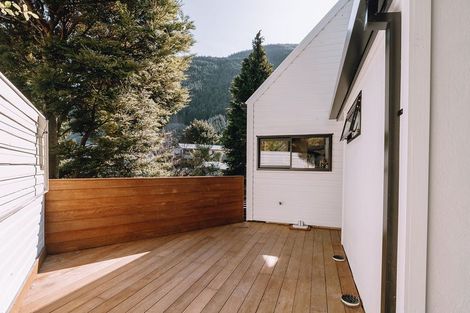 Photo of property in 265 Fernhill Road, Sunshine Bay, Queenstown, 9300