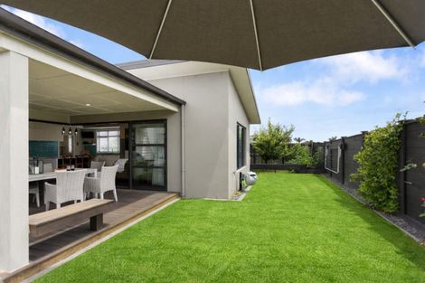 Photo of property in 1 Makura Drive, Papamoa Beach, Papamoa, 3118