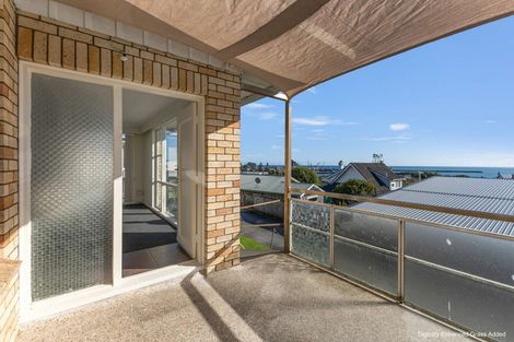 Photo of property in 12 South Road, Moturoa, New Plymouth, 4310