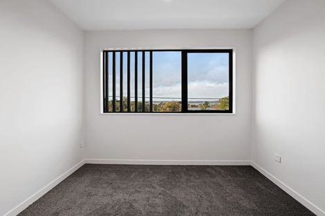 Photo of property in 4/196 Royal Road, Massey, Auckland, 0614