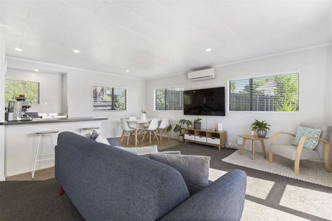 Photo of property in 8 Brookfield Road, Te Atatu Peninsula, Auckland, 0610