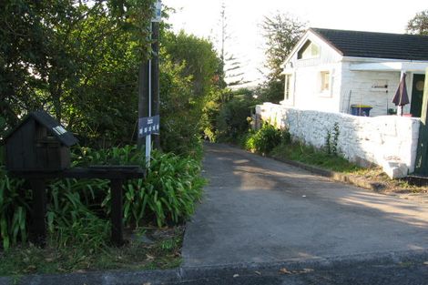Photo of property in 2/691a East Coast Road, Browns Bay, Auckland, 0630