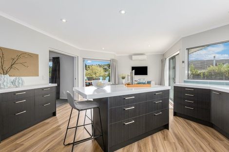 Photo of property in 9a Observatory Close, Whitby, Porirua, 5024