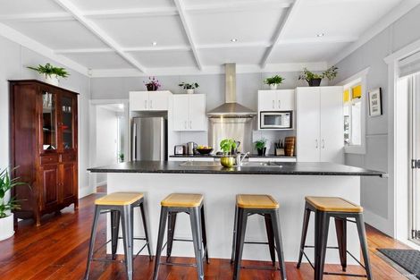 Photo of property in 1a Islington Avenue, New Lynn, Auckland, 0600