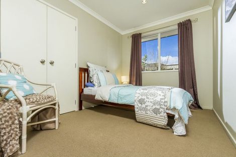 Photo of property in 42 Huntington Park Drive, Greenhithe, Auckland, 0632