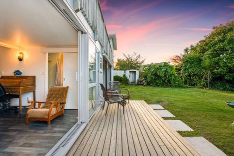 Photo of property in 56 Colwill Road, Massey, Auckland, 0614
