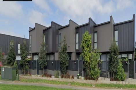 Photo of property in 642a Massey Road, Mangere, Auckland, 2022