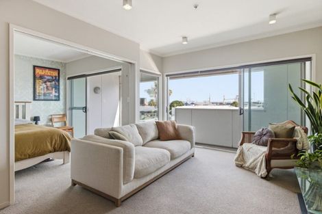 Photo of property in 277 Maunganui Road, Mount Maunganui, 3116