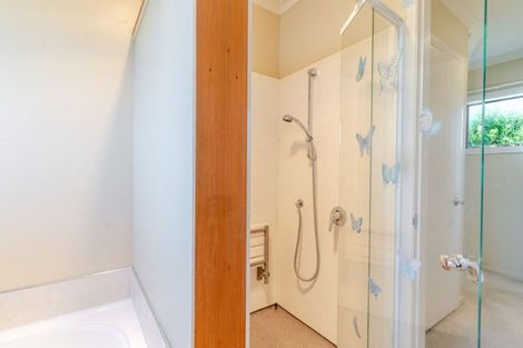 Photo of property in 2 Garrison Street, Carterton, 5713