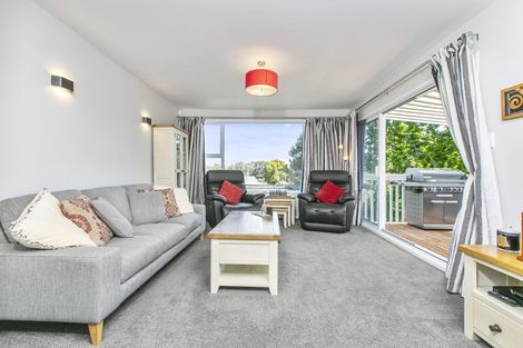 Photo of property in 80 Muir Avenue, Mangere Bridge, Auckland, 2022