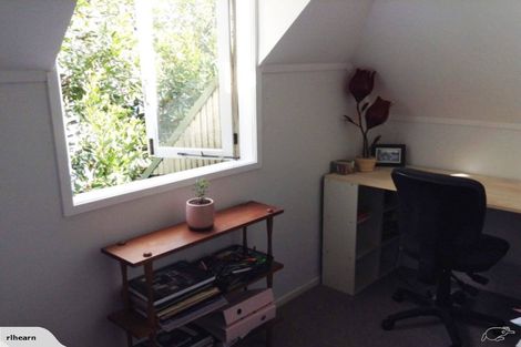 Photo of property in 6 Murray Road, Te Atatu Peninsula, Auckland, 0610