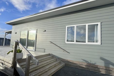 Photo of property in 12a Waterview Place, Haruru, 0204