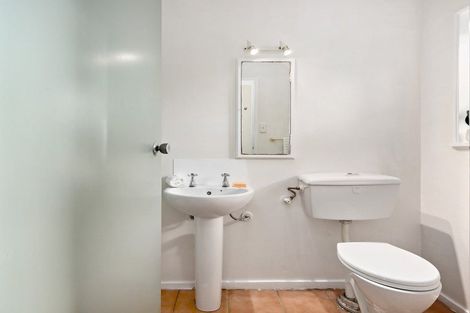 Photo of property in 52u1 Russell Terrace, Berhampore, Wellington, 6023