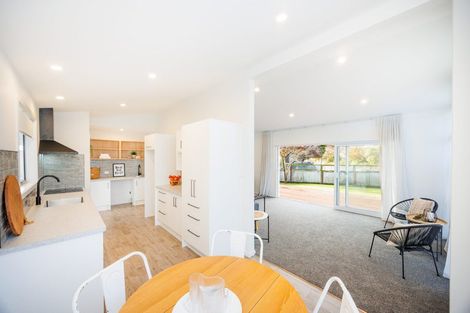 Photo of property in 9 Pinedale Parade, Milson, Palmerston North, 4414