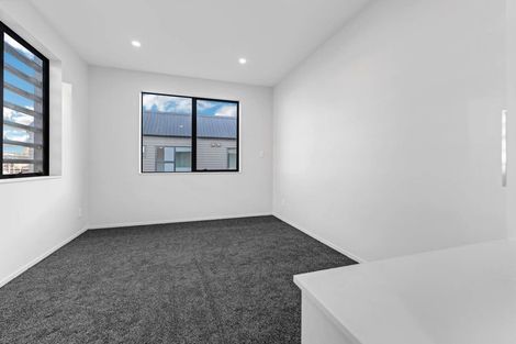 Photo of property in 14 Yellow Pear Lane, Karaka, 2578