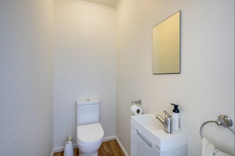 Photo of property in 11 Tauroa Road, Havelock North, 4130