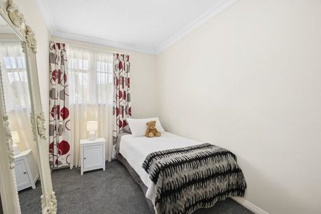 Photo of property in 1 Centennial Avenue, Helensburgh, Dunedin, 9010