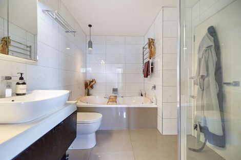 Photo of property in 40 Dart Place, Fernhill, Queenstown, 9300